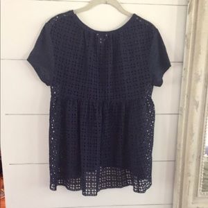 Belle & Sky Heather Navy & Eyelet Top Size Small